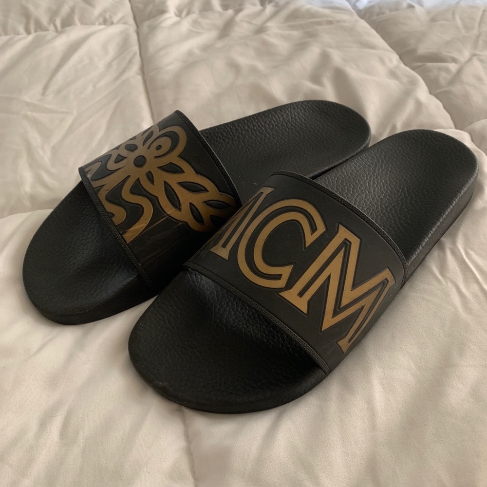 MCM slides (Black / gold)
